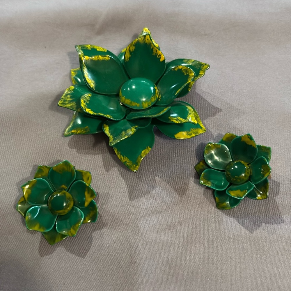 Vintage broach and earrings